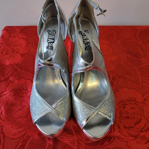 Silver Heels Size 6 - Picture 1 of 2